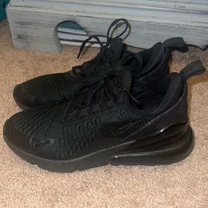 Black Nike 270